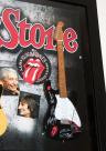Rolling Stone - Bild mit 3 Modellgitarren