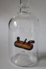 Glasflasche mit Sujet Hobel