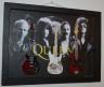 Bild Queen mit 3 Modellgitarren