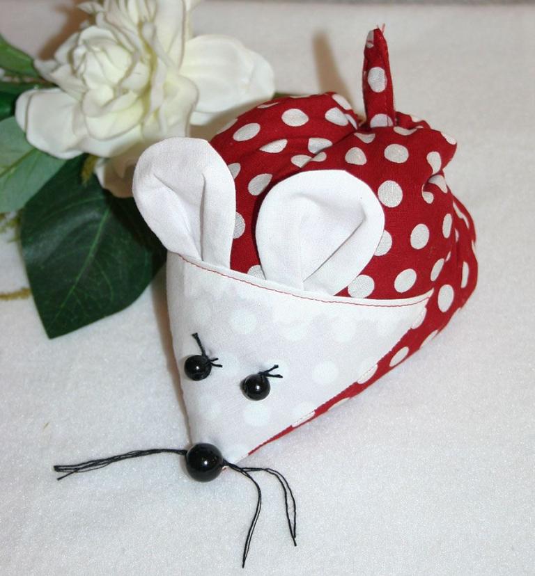 Traubenkernmaus, Traubenkernkissen, Handarbeit, Traubenkerne