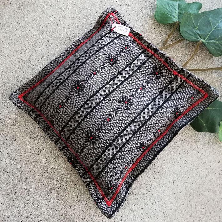 Traubenkernkissen Handarbeit, Edelweissstoff