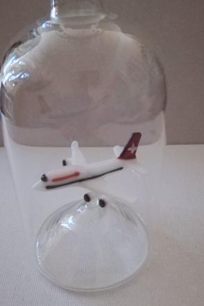 Glasflasche Geschenkflasche mit Sujet Swissairflugzeug